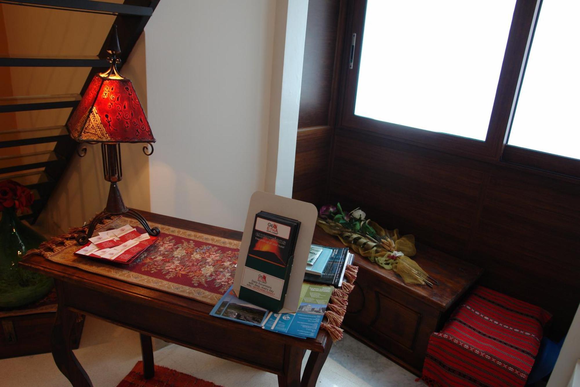 Rossocorallo B&B คาตาเนีย ภายนอก รูปภาพ