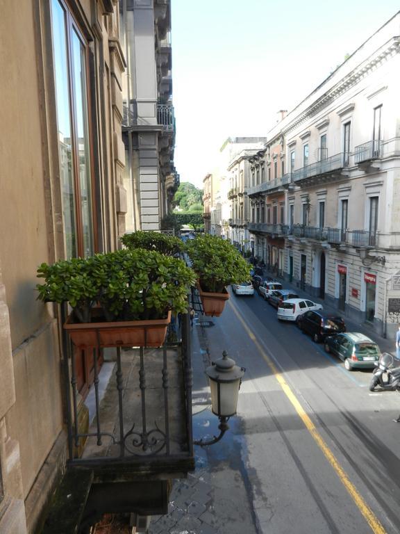 Rossocorallo B&B คาตาเนีย ภายนอก รูปภาพ